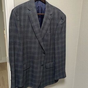 Men’s plaid Hart Schaffer Marx gold trumpeter. Size 46 L